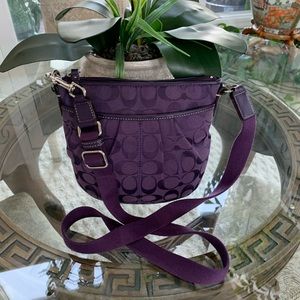 COACH SIGNATURE CROSSBODY BAG! 💜💜